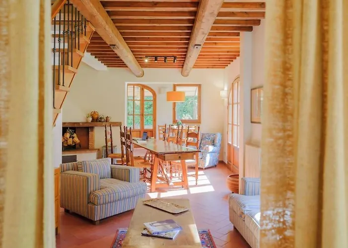 Stalla - Villa With Garden In The Historic Center